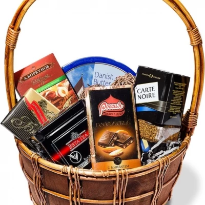 Подарочная плетеная корзинка № 1