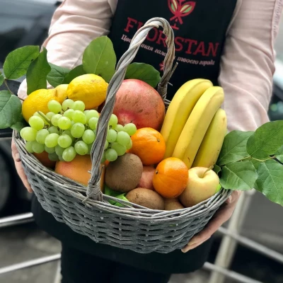 Подарочная плетеная корзина