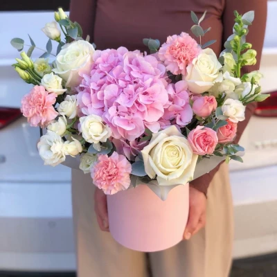 Сборная коробка с гортензией