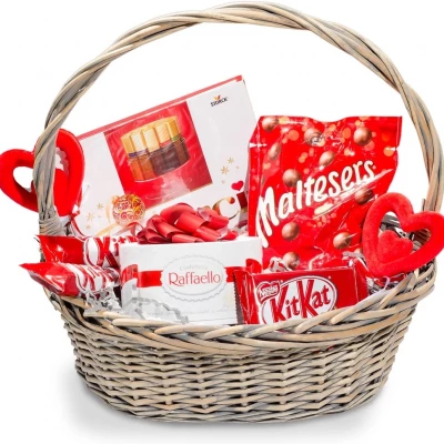 Корзина с шоколадом "Merci"