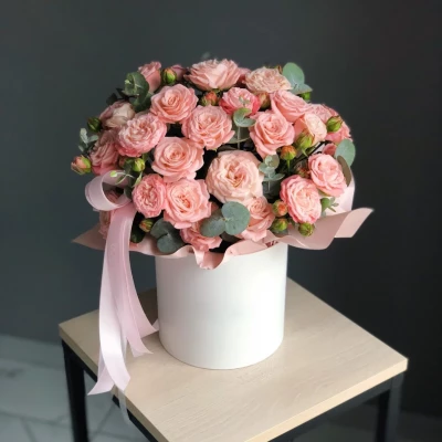 Коробка из кустовых роз