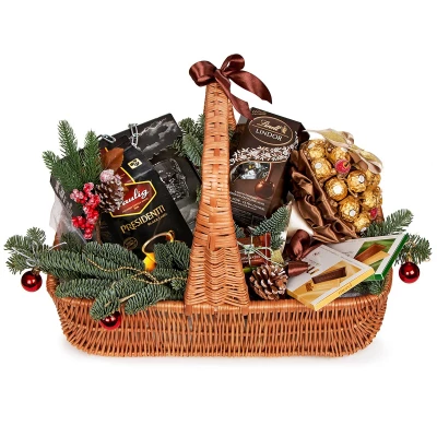 Новогодняя корзина с шоколадом