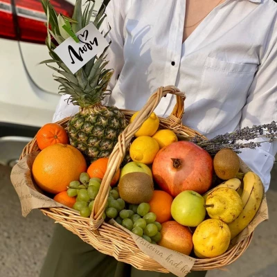 Подарочная корзинка с фруктами №8