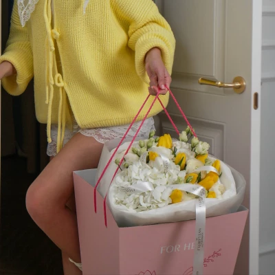 Весеннее кашпо с тюльпанами на 8 марта