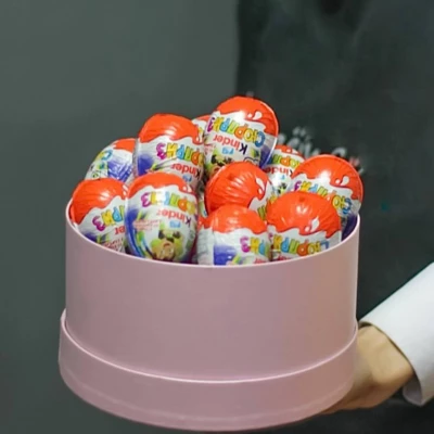 Коробка с киндерами