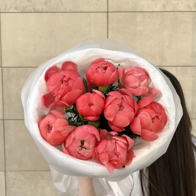 9 пионов